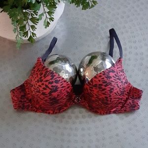 NWOT Maidenform push up demi bra